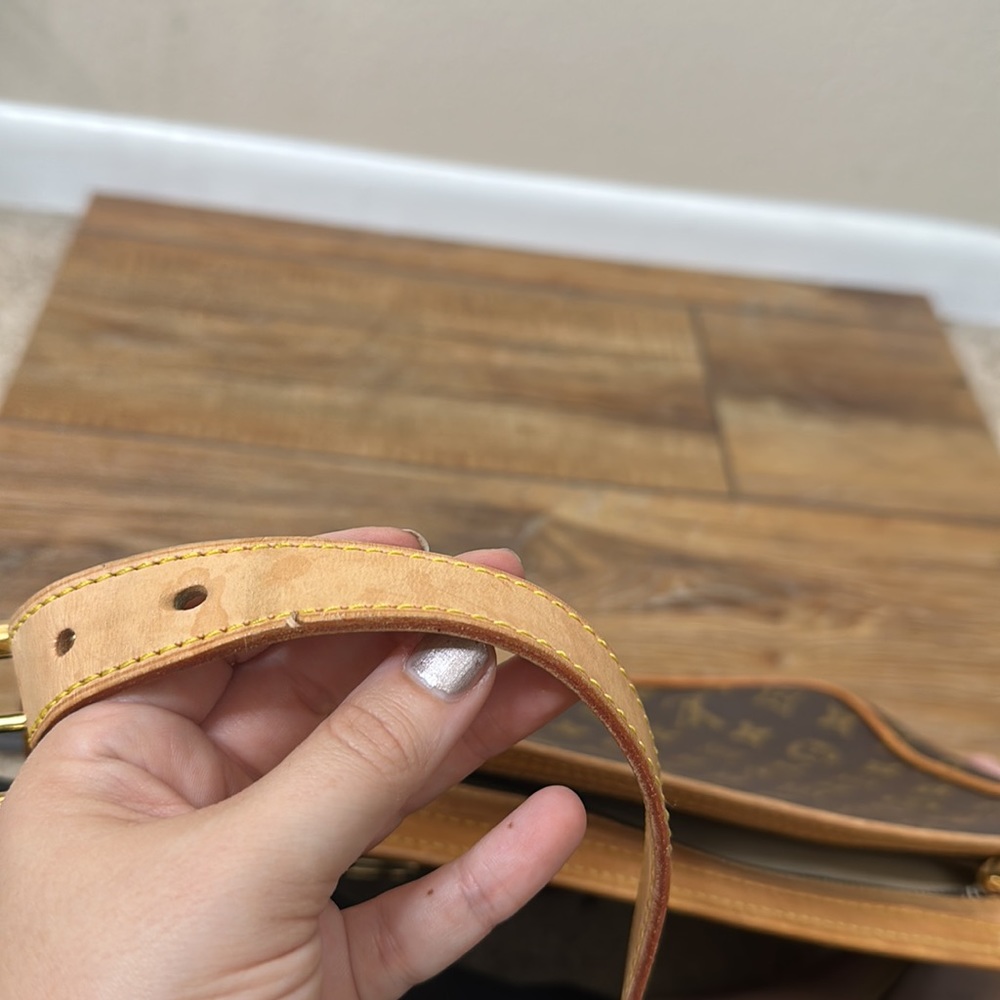 Louis Vuitton Monogram Hudson GM Bag‎ - Picture 13 of 15